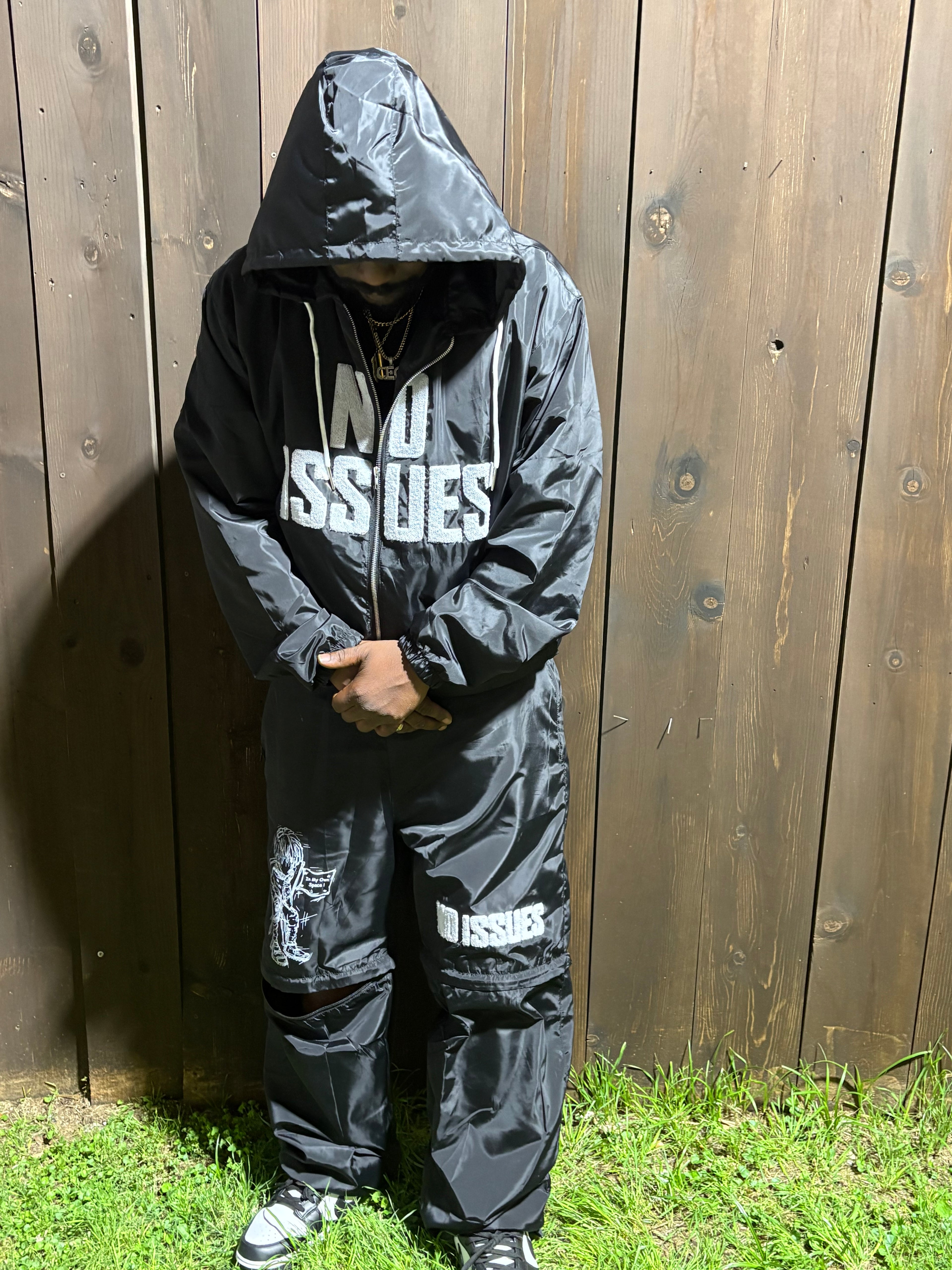 No Issues windbreaker set with detachable pants that converts into shortset